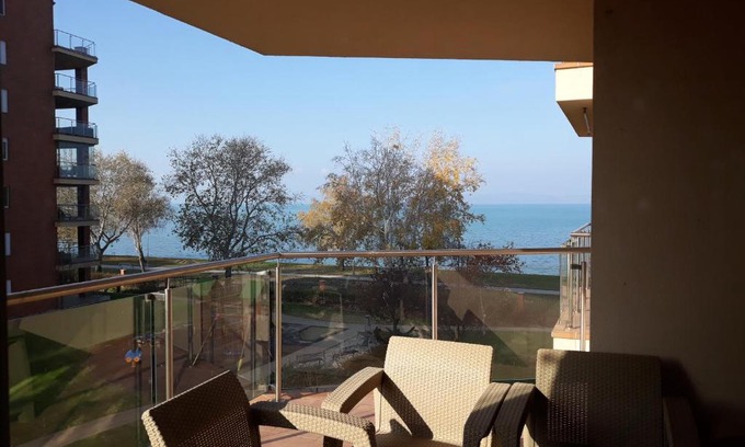 Siofok-Szabadifurdo Apartment | GaleriusBeach Deluxe Apartment