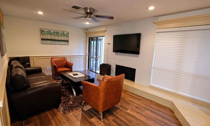 Woodlake - Briar Meadow Apartment | Galleria Area Condo, 2 Bedrooms 2 Story - Ocee