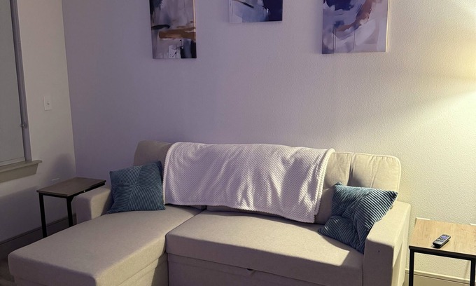 The Galleria Condo | Galleria Retreat: Modern Comforts in Prime Houston Location - ALL YOU NEED!