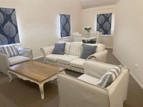Narrabri Apartment | Gallipoli House- The Loft Apartment