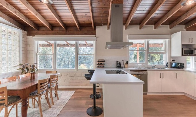 Myrtleford House | GANGURRU