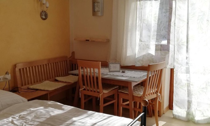 Weissenbach Apartment | Gänsegartl - App. with living-bedroom; shower, WC - Abenteuerhof Schiefer