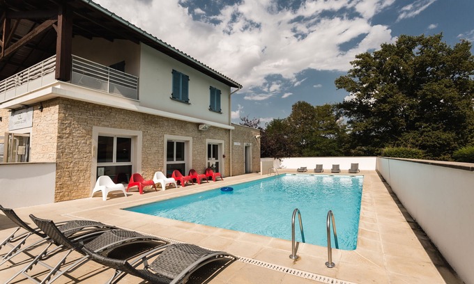 Lissieu House | Garden & City Lyon Lissieu