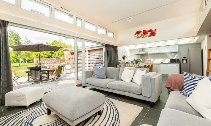Sculthorpe Cottage | Garden House - a cottages sleep 6 that sleeps 6 guests in 3 bedrooms