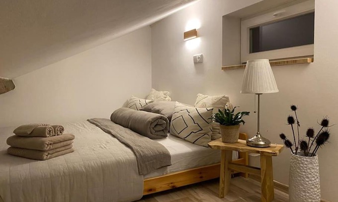 Roundnice nad Labem Apartment | Garden House