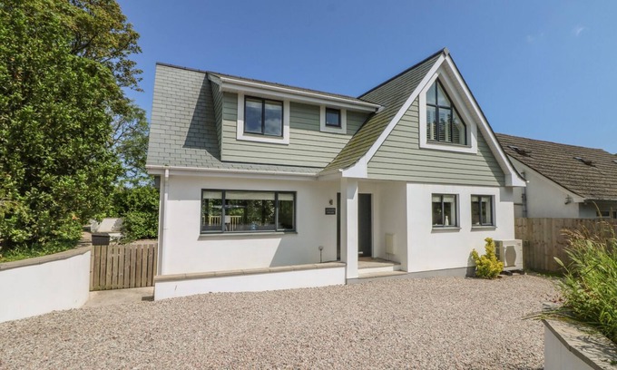 Gorran Haven House | GARDEN HOUSE, pet friendly, country holiday cottage in Gorran Haven