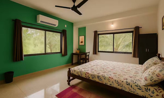 Aldona Bed & Breakfast | Garden-View AC Room in a Villa