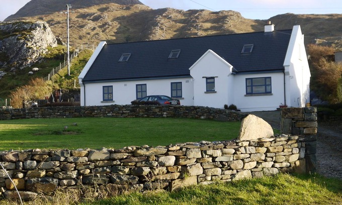 Glassillaun House | Garrat House Lettergesh beach