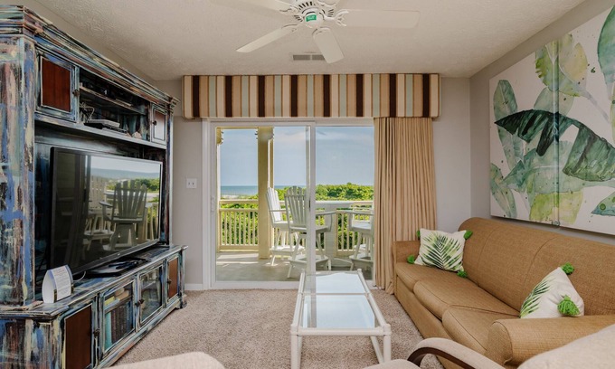 Caswell Beach Condo | Garris Hideaway 2: Cozy 1st Level Oceanfront Condo - Perfect for Couples Getaway