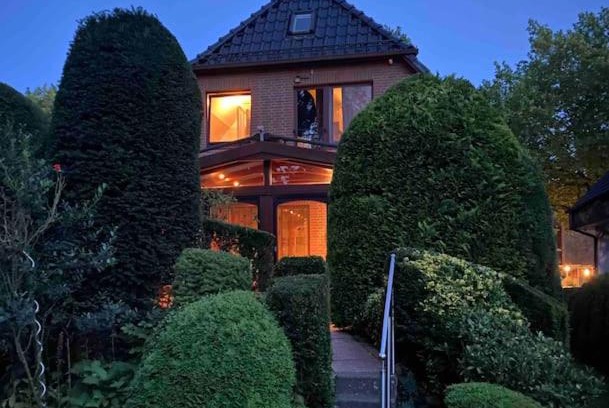Wandsbek Apartment | Gartenblick-Oase: Obergeschosswohnung in Hamburg