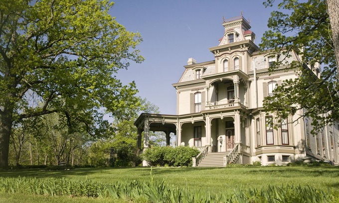 Hannibal Bed & Breakfast | Garth Woodside Mansion B&B