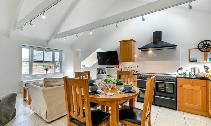 Polruan House | Gartree Cottage - Two Bedroom House, Sleeps 4