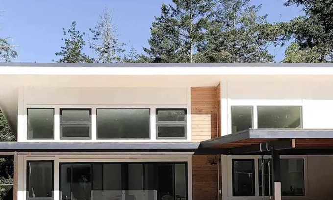 Gasquet House | Gasquet House - Gorgeous & Custom w/Views and Pool