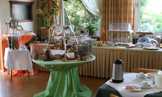 Leutershausen House | Gasthaus Pension Zur Bergstraße
