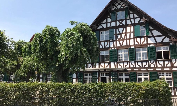 Rafz Hotel | Gasthaus zum Goldenen Kreuz