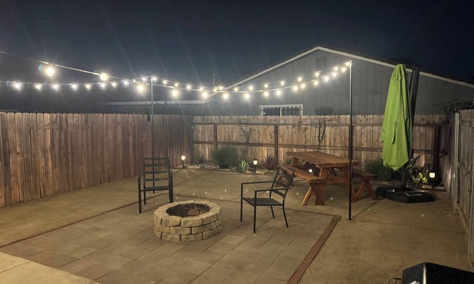 Southeastern Sacramento House | Gated home w/backyard retreat