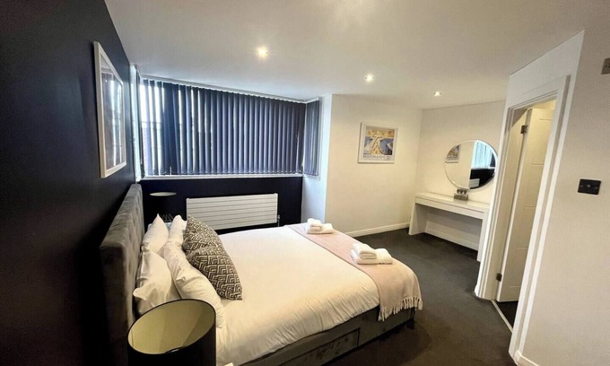 The Lanes Apartment | Gated Modern Mews Apartment | Pass The Keys