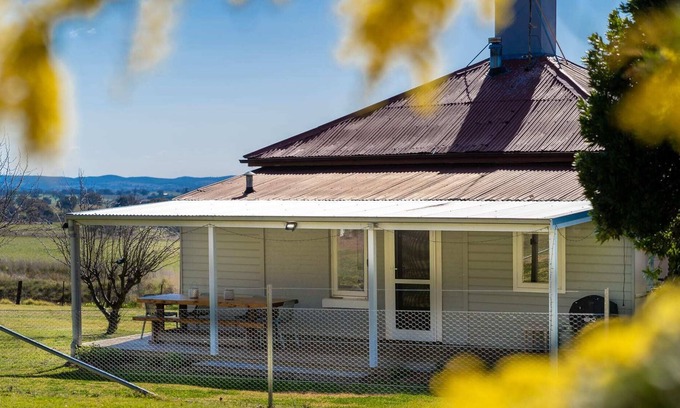 Borenore House | Gatekeepers Cottage | Chic & Relaxed