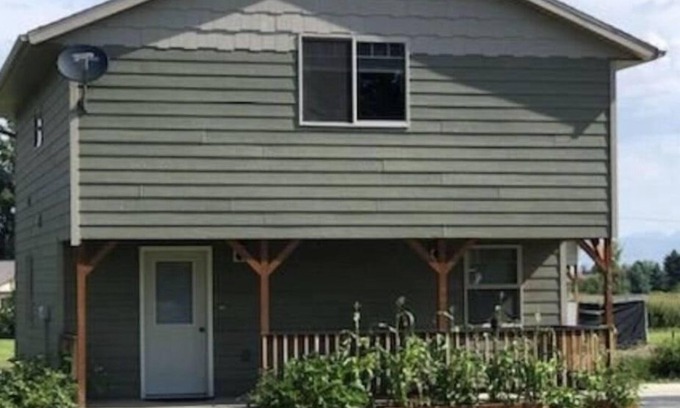Helena House | Gateway to the valley, the ideal place to call home in Helena book year round!