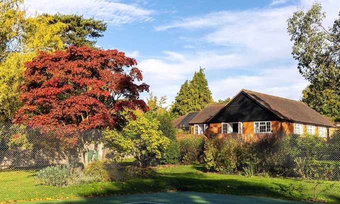Yalding Cottage | Gather & Unwind: Gardens, Woodlands & Tennis cottages.