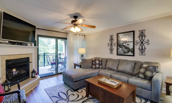 Gatlinburg Condo | Gatlinburg Condo ~ 2 Mi to Smoky Mountains!