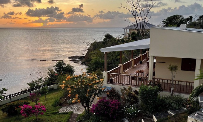 Hillsborough Villa | Beachfront Villa Quiet Location Tropical Garden with private access to the beach