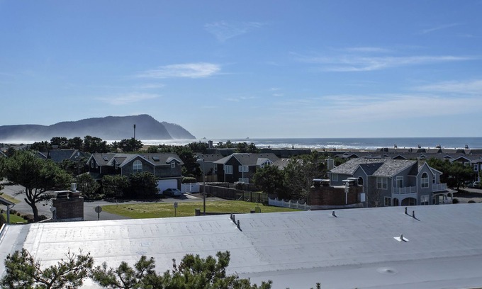 Gearhart Condo | Gearhart House G638 2nd floor, no cleaning fees