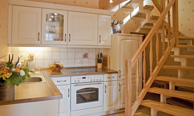Oberwiesenthal Apartment | Gemütliche Ferienwohnung Über 2 Etagen mit Garten und Kamin, Haustierfreundlich!