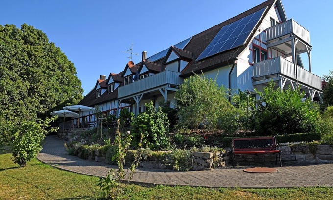 Nordenberg Apartment | Gemütliche Ferienwohnung (50qm) mit großem Balkon und kostenfreiem WLAN