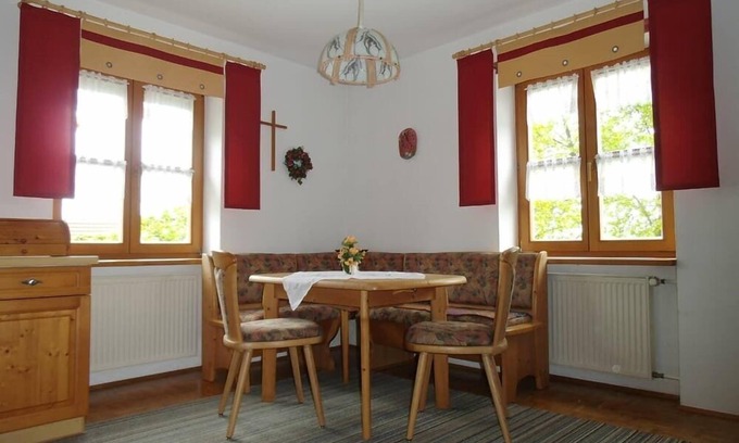 Ploessberg Apartment | Gemütliche Ferienwohnung umgeben von unberührter Natur