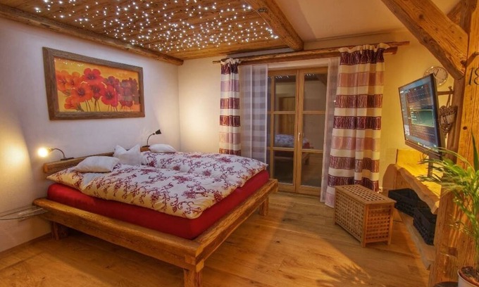Untertraubenbach Apartment | Gemütliche Ferienwohnung (50qm) mit Whirlpoolbadewanne und Terrasse