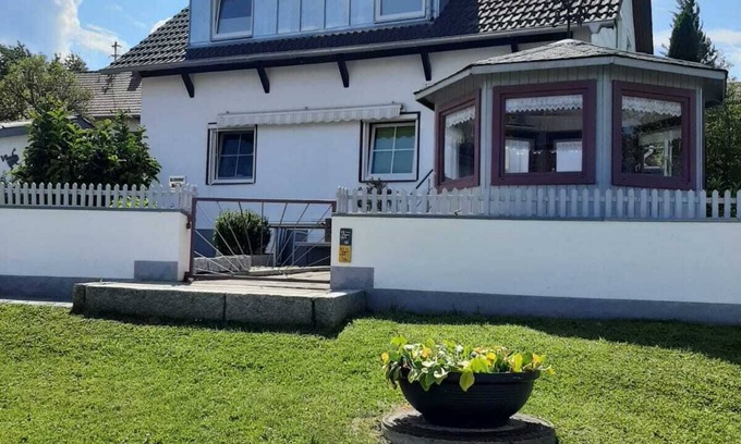Leeder Apartment | Gemütliche Naturnahe Ferienwohnung in Oberbayern