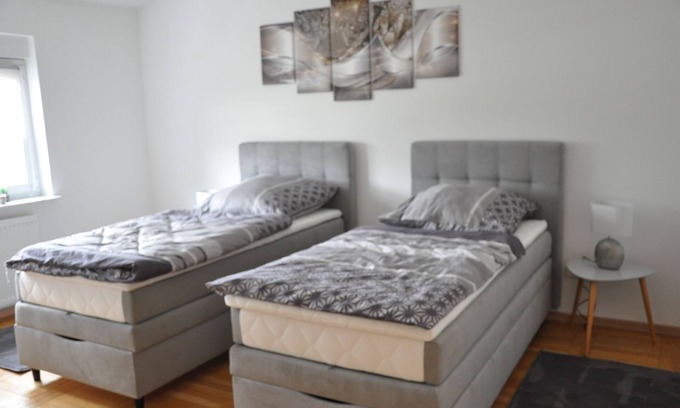 Giebelstadt Apartment | Gemütliche und Ruhige Ferienwohnung für 1-5 Personen in Giebelstadt