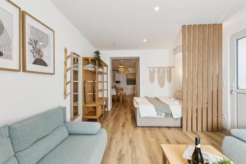 Barmbek-Sued Apartment | Gemütliches 2 Zimmer Ambient Apartment mit Queensize-Bett , Etagenbett& Schlafsofa in Alsternähe