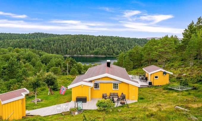 Hitra House | Gemütliches Ferienhaus mit Panoramablick, Boot mit Guide vor Ort Buchbar