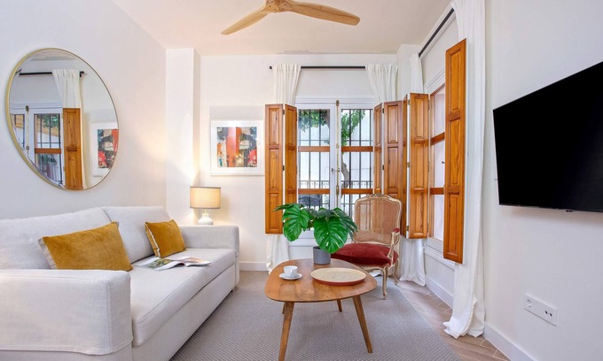 Santa Cruz Apartment | Genteel Home Santa Cruz