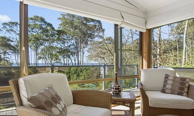 Lilli Pilli House | George Bass Drive A Well Kept Secret