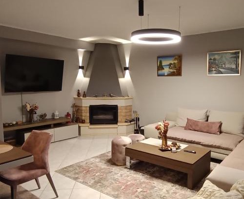 Metsovo Apartment | George Living House