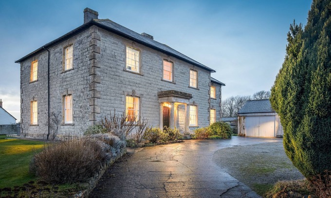 South Cheriton House | Georgian Manor House sleeps 12-14