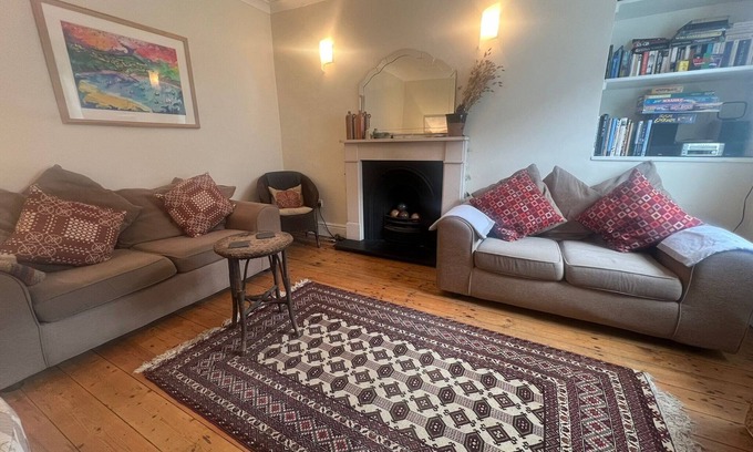 Aberaeron House | Georgian Townhouse in centre of Aberaeron, dog friendly