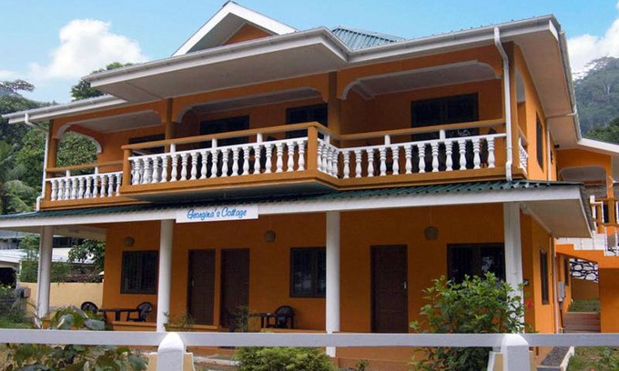 Mare Anglaise Bed & Breakfast | Georgina's Cottage