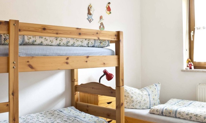 Marktrodach Apartment | Geräumige Ferienwohung (45qm) in ruhiger Lage für bis zu 5 Personen