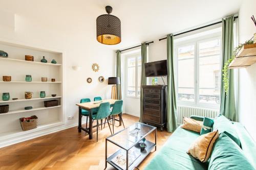 Saint-Louis Apartment | Geranimus Court of Scents