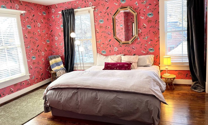 German Village House | German Village Cottagecore style home. Blissful garden. Off-St Parking.