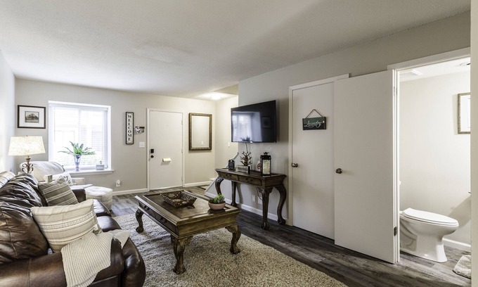 Ellendale Condo | Germantown - 30 day minimum