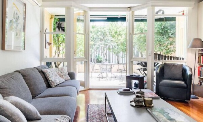 Richmond North House | Get Cozy by the Fire in the Sought-after City Suburbs