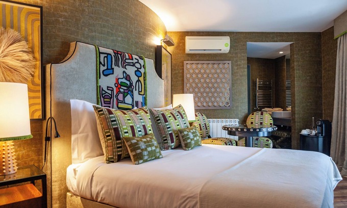 Ponte de Sor House | Get Ready for Blissful Getaway! Lake View, Free Parking, Outdoor Swimming Pool!