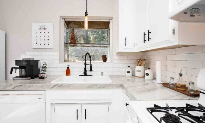Lake Arrowhead Cabin | Getaway in Lake Arrowhead - Hot Tub, Views, Fireplace, EVchg