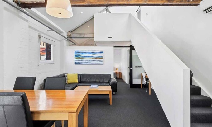 Sullivan's Cove Apartment | Gibson's Mill waterfront loft apartment - 303