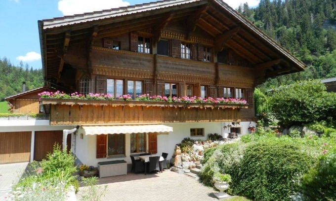 Zweisimmen Apartment | Giferblick by Interhome